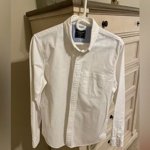 Abercrombie & Fitch White men’s Oxford, style is “Stretch”